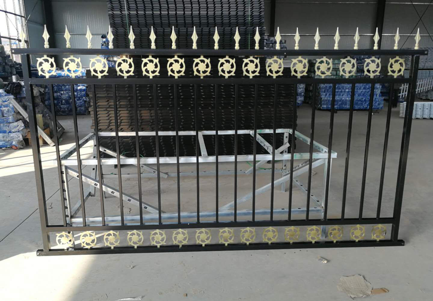 庭院鋅鋼護(hù)欄